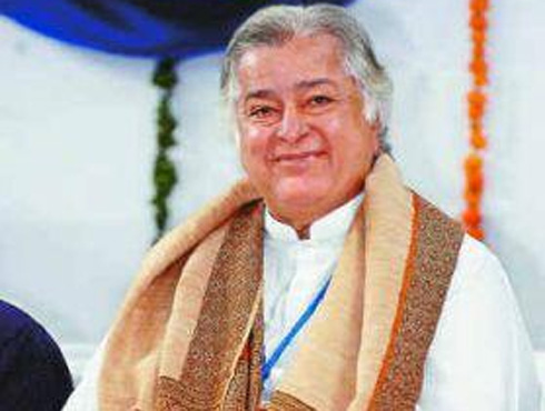<h3>पुरस्कार</h3><br/>समीक्षकांनीही शशी कपूरबद्दल नेहमीच गौरवोद्गार काढले. १९८५ सली ‘न्यू दिल्ली टाइम्स’ चित्रपटातील भूमिकेबद्दल शशी कपूरला राष्ट्रीय पुरस्कारही मिळाला. तसंच शशी कपूरला पद्मभुषण पुरस्कारानेही सन्मानित करण्यात आलं आहे.