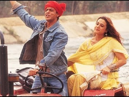 <h3>ऐसा देश है मेरा...</h3><br/>`वीर झारा` चित्रपटातलं उदित नारायण आणि लता मंगेशकर यांनी गायलेलं `ऐसा देश है मेरा... ` हे गीत...<br><br><iframe width=