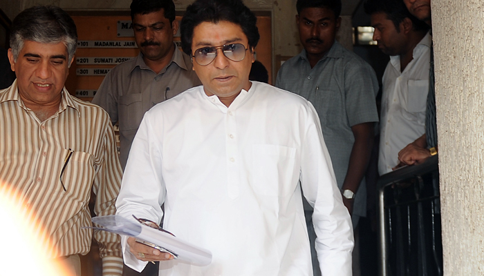 राज ठाकरेंच्या भूमिकेमुळे मनसे 'कनफ्यूज' राज ठाकरेंच्या भूमिकेमुळे मनसे 'कनफ्यूज'