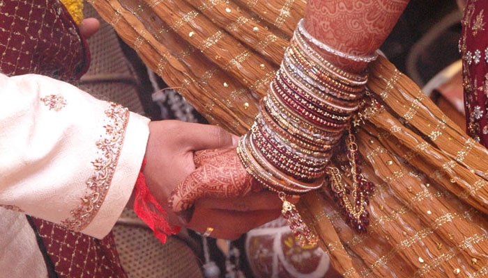 तुम्ही रिलेशनशिपमध्ये आहात का? तुम्ही रिलेशनशिपमध्ये आहात का?