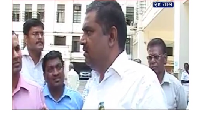 बीडमध्ये सुरेश धस यांचा धनंजय मुंडेंना 'दे धक्का' बीडमध्ये सुरेश धस यांचा धनंजय मुंडेंना 'दे धक्का'