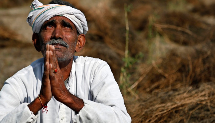 शेतकऱ्यांना १० हजाराच्या मदतीच्या योजनचा बोऱ्या वाजला शेतकऱ्यांना १० हजाराच्या मदतीच्या योजनचा बोऱ्या वाजला
