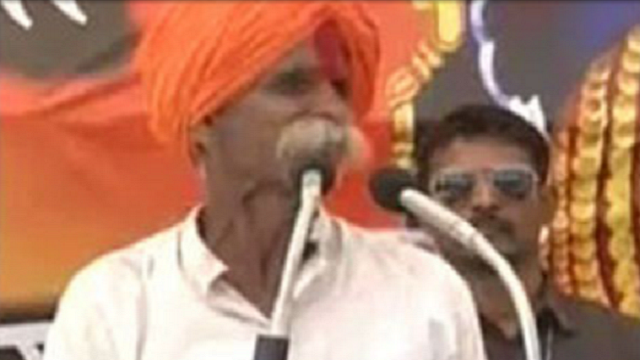 संभाजी भिडेंसह तलवारधारी कार्यकर्ते पालखीत सामील, गुन्हा दाखल संभाजी भिडेंसह तलवारधारी कार्यकर्ते पालखीत सामील, गुन्हा दाखल