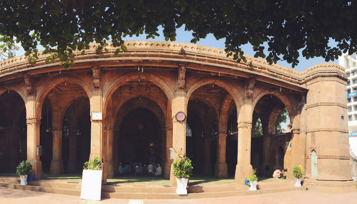 मोदी - शिंजो या `मस्जिद`ला देणार भेट... 