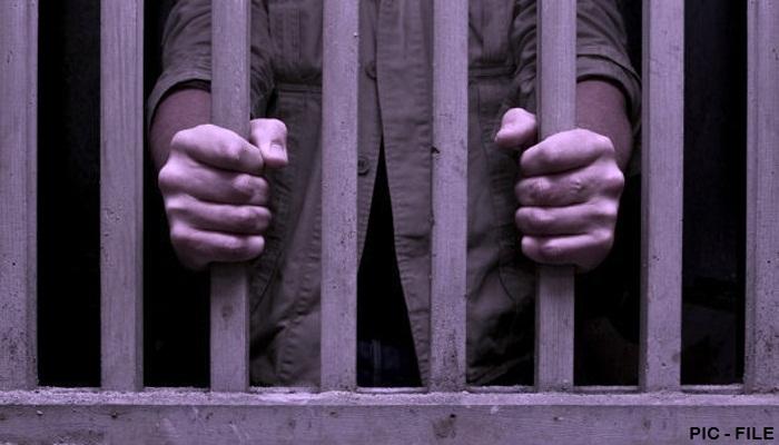 बांगलादेशात बॉम्बसह पकडलेल्या कैद्याला ठाण्यात अटक बांगलादेशात बॉम्बसह पकडलेल्या कैद्याला ठाण्यात अटक