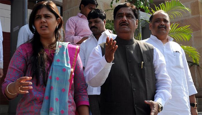 संघर्ष यात्रा : गोपीनाथ मुंडे ते पंकजा मुंडे… संघर्ष यात्रा : गोपीनाथ मुंडे ते पंकजा मुंडे…
