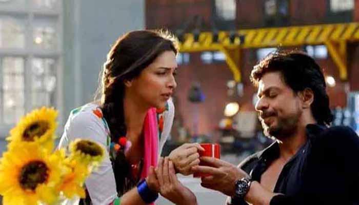 व्हिडिओ: हॅपी न्यू इअरचं रोमॅन्टिक साँग पाहा #Manwalaage! व्हिडिओ: हॅपी न्यू इअरचं रोमॅन्टिक साँग पाहा #Manwalaage!