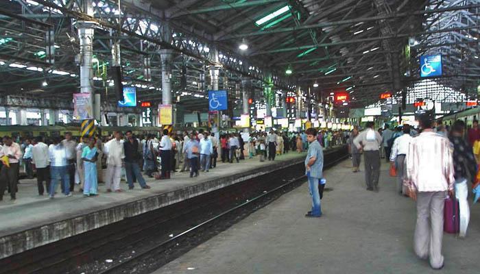हार्बर आणि सेन्ट्रल रेल्वेचा 'मेगाब्लॉक' रद्द हार्बर आणि सेन्ट्रल रेल्वेचा 'मेगाब्लॉक' रद्द