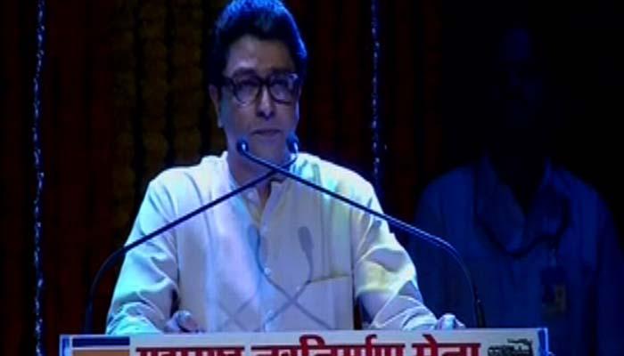 ‘ब्लू प्रिंट’ आली, कुणी नाही पाहिली! ‘ब्लू प्रिंट’ आली, कुणी नाही पाहिली!