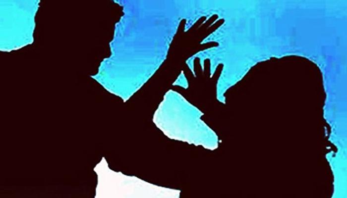 पाकिस्तानात ख्रिश्चन गर्भवती महिलेला विवस्त्र फिरवलं पाकिस्तानात ख्रिश्चन गर्भवती महिलेला विवस्त्र फिरवलं