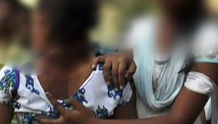 कल्याण येथे विवस्त्र करुन महिलेला पोलिसाची मारहाण कल्याण येथे विवस्त्र करुन महिलेला पोलिसाची मारहाण