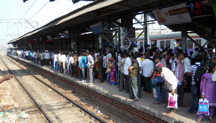 मध्य रेल्वेच्या प्रवाशांना दिलासा... मध्य रेल्वेच्या प्रवाशांना दिलासा...