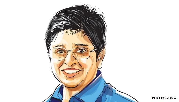 शांतीभूषण यांच्याकडून किरण बेदींवर स्तुतीसुमनं शांतीभूषण यांच्याकडून किरण बेदींवर स्तुतीसुमनं