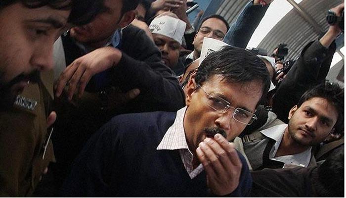 दिल्लीचे भावी मुख्यमंत्री अरविंद केजरीवाल आजारी, तापाने फणफणले! दिल्लीचे भावी मुख्यमंत्री अरविंद केजरीवाल आजारी, तापाने फणफणले!