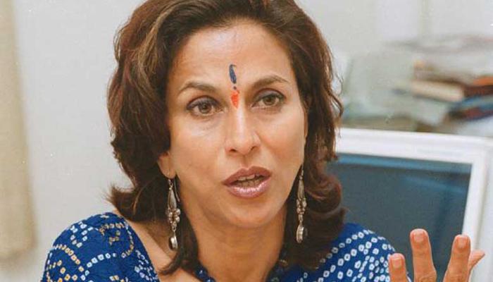 लेखिका 'शोभा डे' यांना हक्कभंगाची नोटीस लेखिका 'शोभा डे' यांना हक्कभंगाची नोटीस