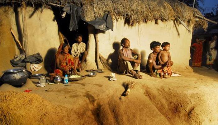 आजारी पत्नीच्या औषधासाठी मुलाला ७०० रुपयांत विकलं! आजारी पत्नीच्या औषधासाठी मुलाला ७०० रुपयांत विकलं!