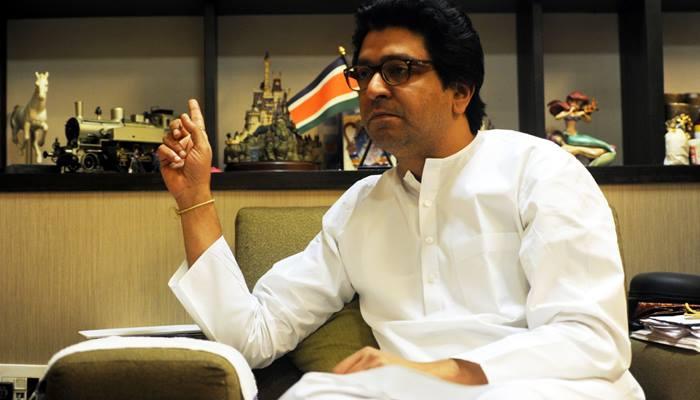 राज ठाकरेंना मोठा दिलासा, सर्व खटल्यांना स्थगिती राज ठाकरेंना मोठा दिलासा, सर्व खटल्यांना स्थगिती