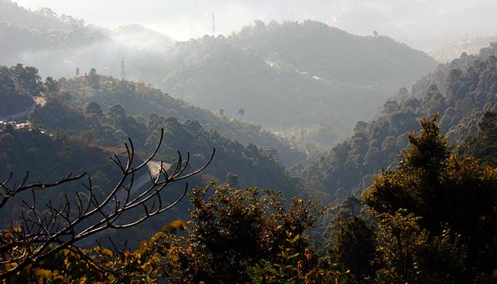 हिमाचल प्रदेशात पर्यटकांचे प्रचंड हाल हिमाचल प्रदेशात पर्यटकांचे प्रचंड हाल