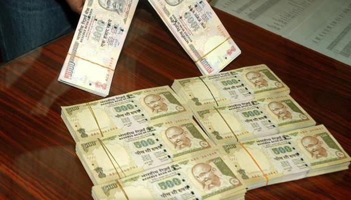 केवळ बनावट नोटा बाळगणं हा गुन्हा नाही - हायकोर्ट केवळ बनावट नोटा बाळगणं हा गुन्हा नाही - हायकोर्ट