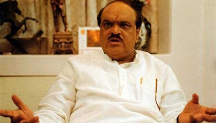 दीपक देशपांडेंच्या घरावर छापा, कोट्यवधींची माया दीपक देशपांडेंच्या घरावर छापा, कोट्यवधींची माया