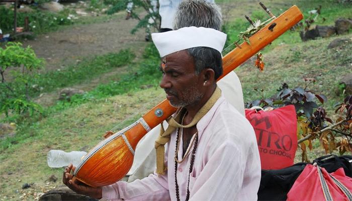आंबडवासियांकडून मुक्ताईंची पालखीचं जल्लोषात स्वागत आंबडवासियांकडून मुक्ताईंची पालखीचं जल्लोषात स्वागत