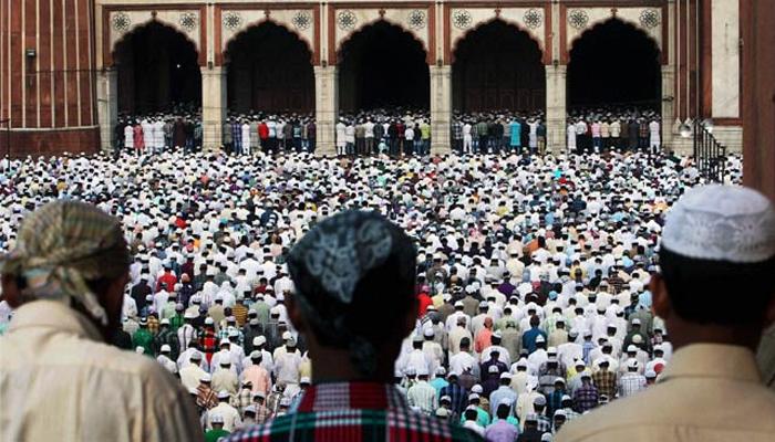'सर्व धर्म मन विठोबाचे नाम'... 'वारी'साठी 'ईद' पुढे ढकलली! 'सर्व धर्म मन विठोबाचे नाम'... 'वारी'साठी 'ईद' पुढे ढकलली!