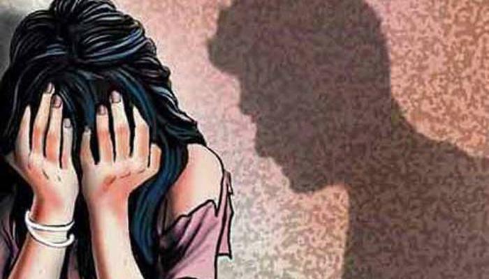 उत्तर प्रदेशात मुंबईतील महिलेवर सामूहिक बलात्कार उत्तर प्रदेशात मुंबईतील महिलेवर सामूहिक बलात्कार