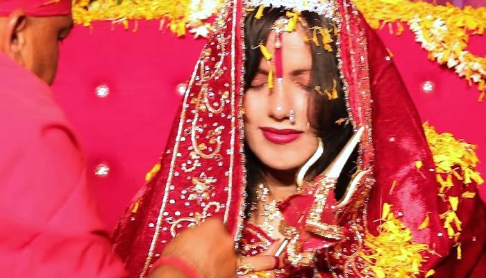 राधे माँला कोणत्याही क्षणी अटक, कांदिवली पोलीस करणार चौकशी राधे माँला कोणत्याही क्षणी अटक, कांदिवली पोलीस करणार चौकशी