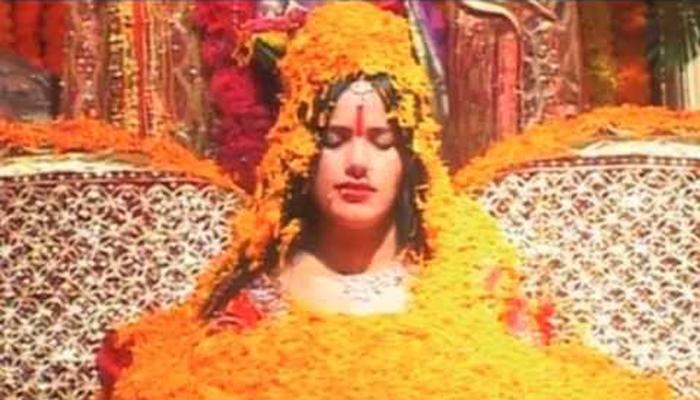राधे माँला दोन आठवड्यांचा दिलासा राधे माँला दोन आठवड्यांचा दिलासा