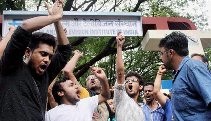 एफटीआयआय वाद : विद्यार्थ्यांची जामिनावर सुटका एफटीआयआय वाद : विद्यार्थ्यांची जामिनावर सुटका