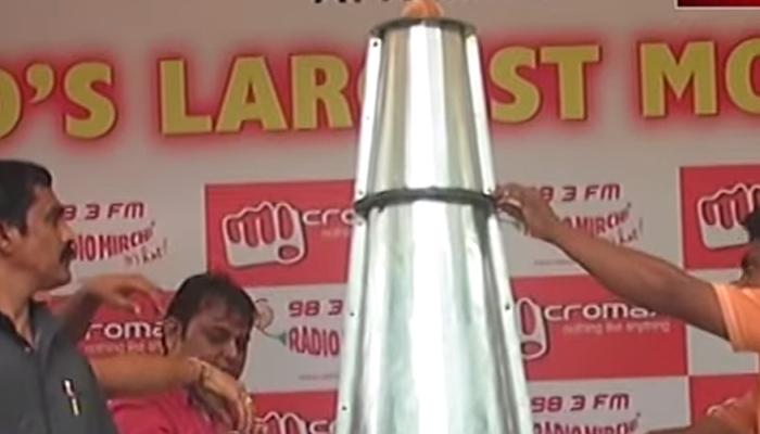 कुर्ल्यात तयार करण्यात आला सहा फूट सहा इंचाचा महामोदक कुर्ल्यात तयार करण्यात आला सहा फूट सहा इंचाचा महामोदक