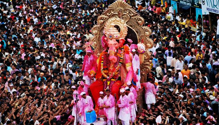 लालबाग गणेशोत्सव मंडळाचा आडमुठेपणा कायम, दंड कधी भरणार? लालबाग गणेशोत्सव मंडळाचा आडमुठेपणा कायम, दंड कधी भरणार?
