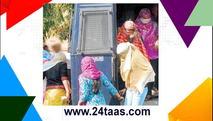सेक्स रॅकेटचा भांडाफोड, सहा तरूणी सापडल्या विवस्त्र सेक्स रॅकेटचा भांडाफोड, सहा तरूणी सापडल्या विवस्त्र