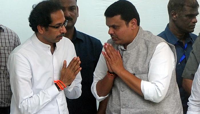 शिवसेनेची तलवार म्यान, सेना नेत्यांनी मुख्यमंत्र्यांकडे व्यक्त केली नाराजी शिवसेनेची तलवार म्यान, सेना नेत्यांनी मुख्यमंत्र्यांकडे व्यक्त केली नाराजी