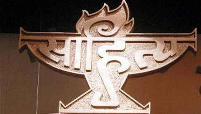 लेखकानं पुरस्कार केला परत; घरी पोलीस झाले दाखल लेखकानं पुरस्कार केला परत; घरी पोलीस झाले दाखल