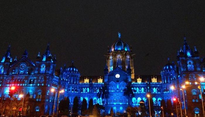 'सीएसटी' रंगलं संयुक्त राष्ट्रसंघाच्या रंगात! 'सीएसटी' रंगलं संयुक्त राष्ट्रसंघाच्या रंगात!