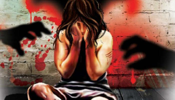 मुलानं विवाह केला म्हणून काढली आईची नग्न धिंड! मुलानं विवाह केला म्हणून काढली आईची नग्न धिंड!