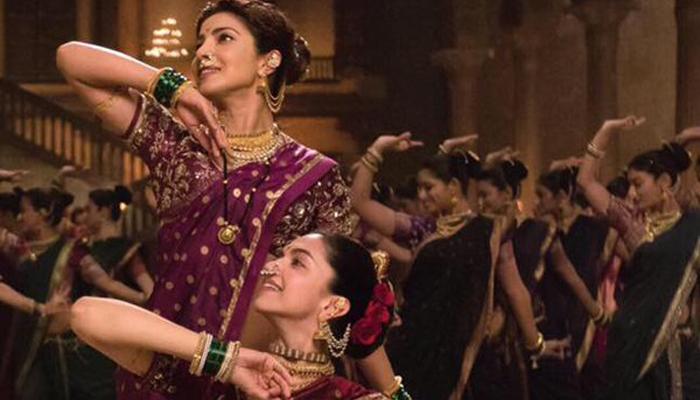 अखेर 'बाजीराव मस्तानी'तलं 'दीपिका-प्रियांका'चं पिंगा साँग रिलीज अखेर 'बाजीराव मस्तानी'तलं 'दीपिका-प्रियांका'चं पिंगा साँग रिलीज