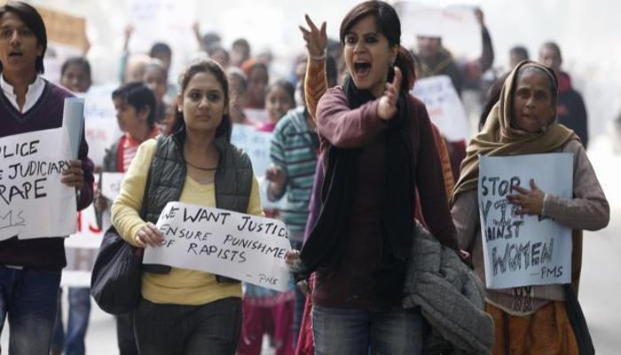 दिल्ली गँगरेप : 'तो' मोकाट सुटला; आज सगळ्यांच्या नजरा संसदेकडे! दिल्ली गँगरेप : 'तो' मोकाट सुटला; आज सगळ्यांच्या नजरा संसदेकडे!