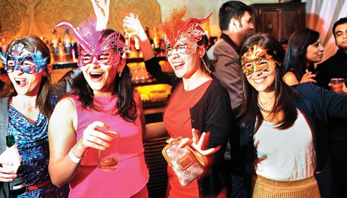 नववर्ष स्वागत : ५ वाजेपर्यंत हॉटेल्स चालू ठेवण्यास विरोध नववर्ष स्वागत : ५ वाजेपर्यंत हॉटेल्स चालू ठेवण्यास विरोध