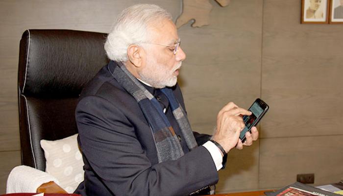 पंतप्रधानांनी १८ लाख पोलिसांना पाठवला मनाला भिडणारा SMS पंतप्रधानांनी १८ लाख पोलिसांना पाठवला मनाला भिडणारा SMS