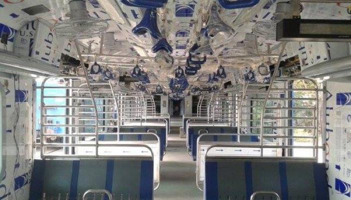 मुंबईकरांच्या सेवेत दाखल होणारी AC लोकल अशी असेल मुंबईकरांच्या सेवेत दाखल होणारी AC लोकल अशी असेल