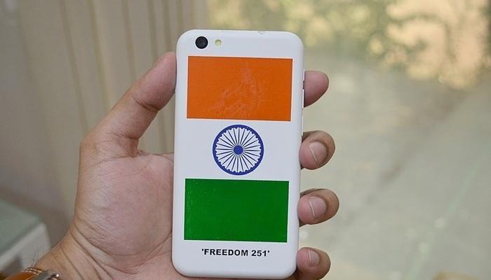 'फ्रीडम 251'चा नवा विक्रम 'फ्रीडम 251'चा नवा विक्रम
