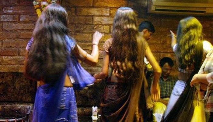 डान्सबार सुरू करण्याचा निर्णय बदलणार नाही - सुप्रीम कोर्ट डान्सबार सुरू करण्याचा निर्णय बदलणार नाही - सुप्रीम कोर्ट