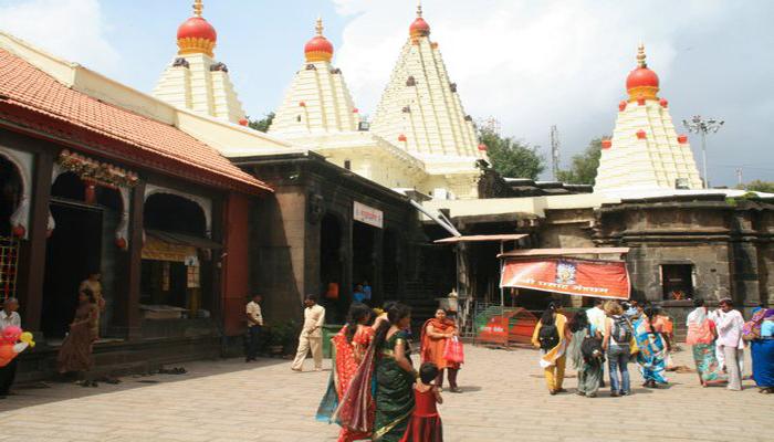 कोल्हापूरच्या महालक्ष्मी मंदिरात नवा वाद कोल्हापूरच्या महालक्ष्मी मंदिरात नवा वाद