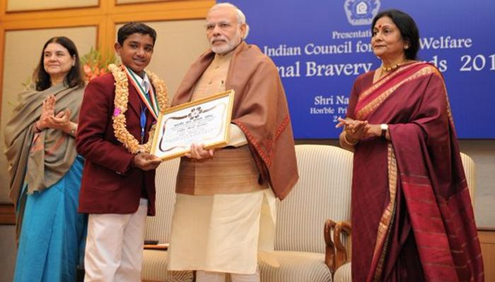 राष्ट्रीय बाल शौर्य पुरस्कार विजेत्यावर मुंबई पालिका नोटीसीमुळे बेघर होण्याचा प्रसंग राष्ट्रीय बाल शौर्य पुरस्कार विजेत्यावर मुंबई पालिका नोटीसीमुळे बेघर होण्याचा प्रसंग