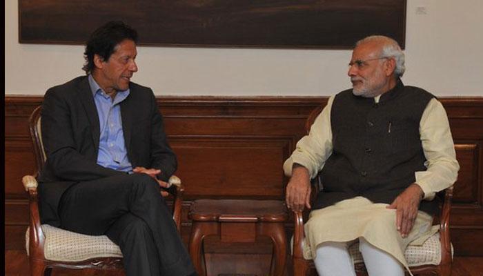 इम्रान खानही झाला मोदींचा जबरा 'फॅन'? इम्रान खानही झाला मोदींचा जबरा 'फॅन'?