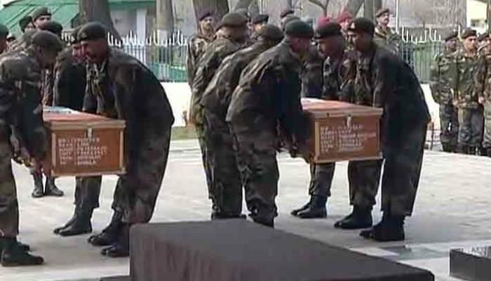 असे किती वीरपुत्र हुतात्मा होणार? असे किती वीरपुत्र हुतात्मा होणार?