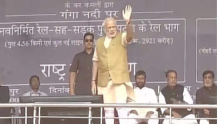 पंतप्रधान मोदी समर्थकांवर भडकले पंतप्रधान मोदी समर्थकांवर भडकले