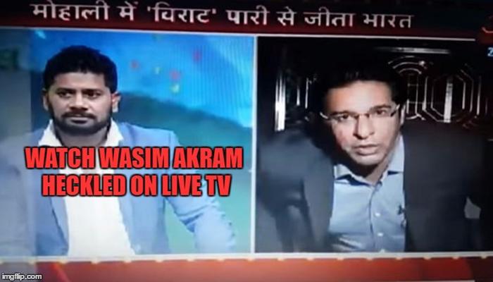 लाईव्ह शोदरम्यान वसीम अक्रम यांना कॅमेऱ्यासमोरून हटवलं लाईव्ह शोदरम्यान वसीम अक्रम यांना कॅमेऱ्यासमोरून हटवलं